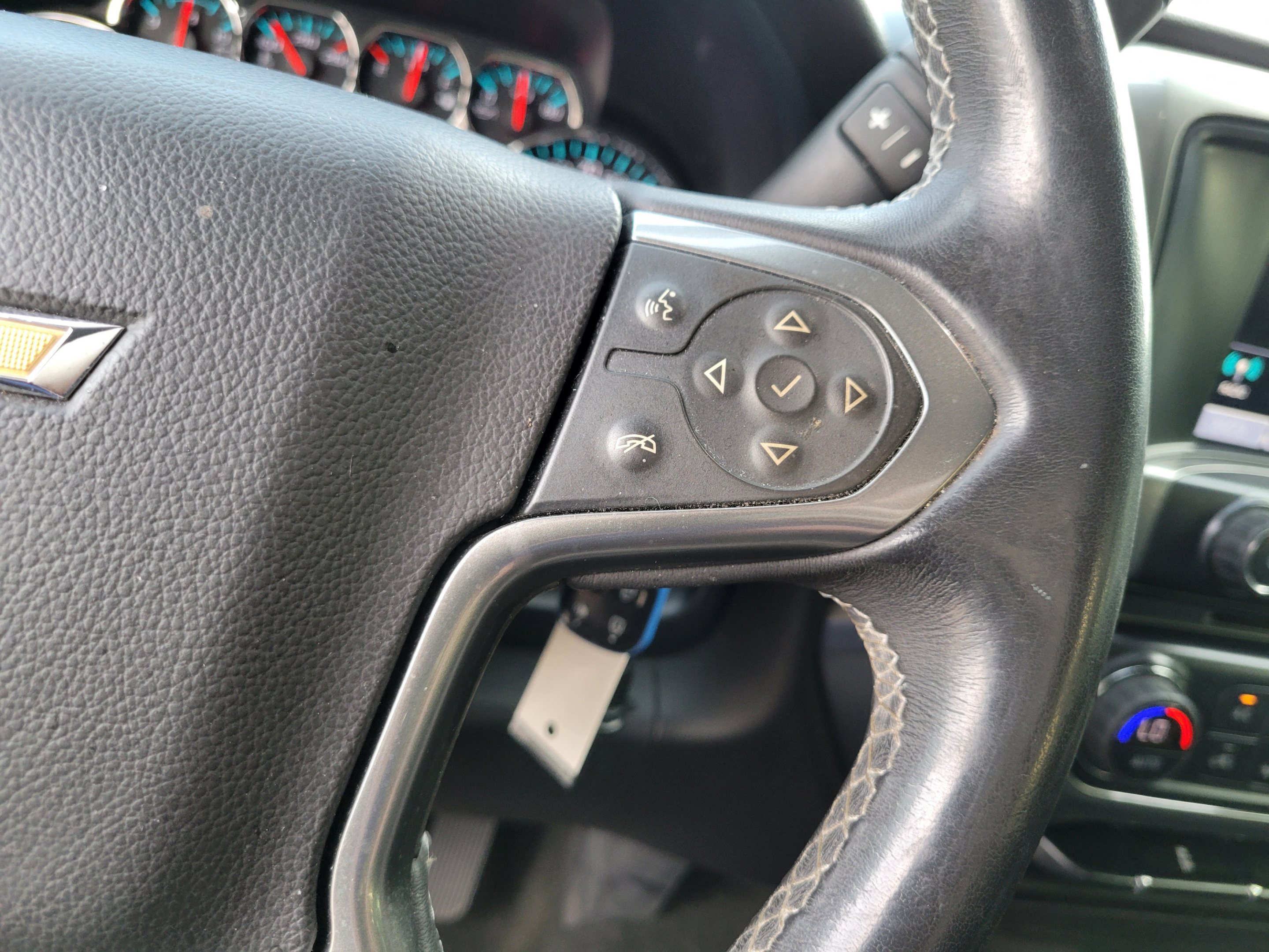 Used 2018 Chevrolet Silverado 1500 LT w/ All Star Edition RWD image 21