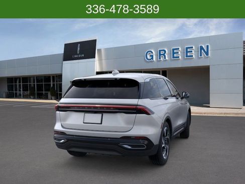 New 2026 Lincoln Nautilus Premier image 8