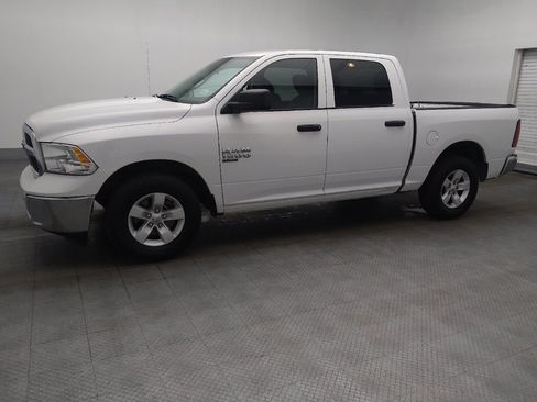 Used 2022 RAM 1500 Classic SLT image 2