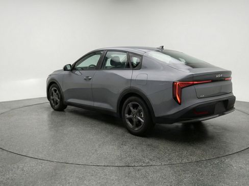Used 2025 Kia K4 LXS image 6