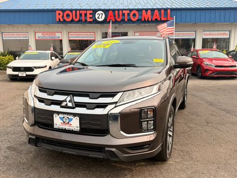 Used 2024 Mitsubishi Outlander Sport SE AWD/4WD image 1