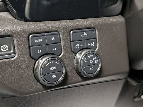 Used 2025 Chevrolet Silverado 2500 LT image 17