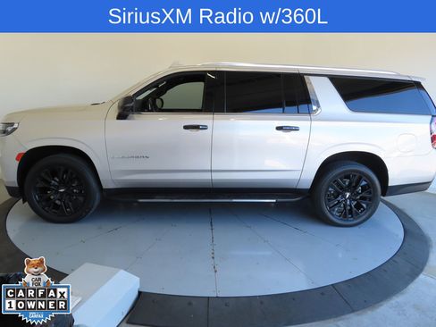 Used 2022 Chevrolet Suburban LT w/ Luxury Package image 8