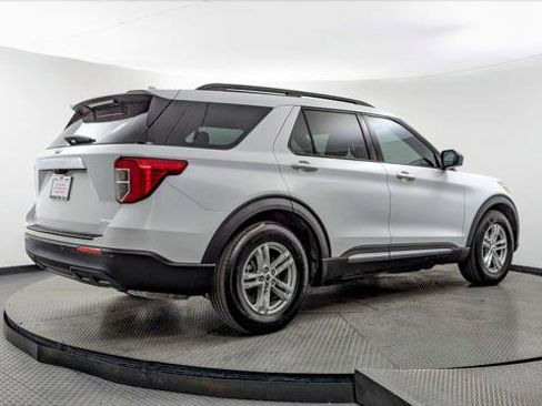 Used 2020 Ford Explorer XLT image 7