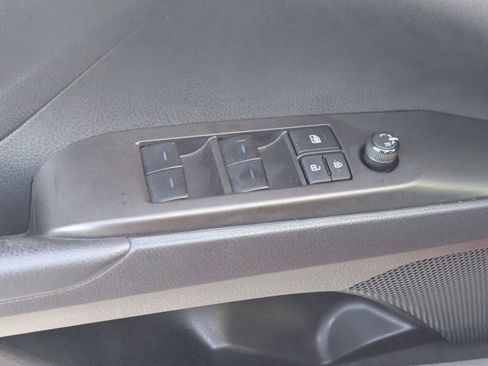 Used 2023 Toyota Camry SE w/ Convenience Package image 13