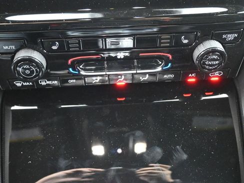 New 2026 Jeep Grand Cherokee L 2WD image 3