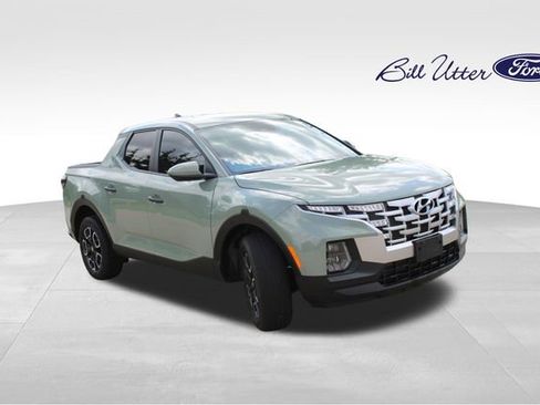 Used 2024 Hyundai Santa Cruz SE AWD/4WD image 3