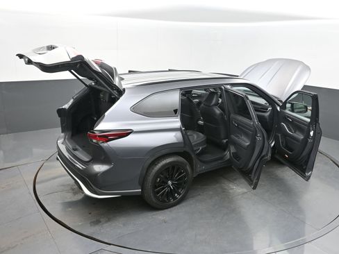 Used 2024 Toyota Highlander XSE image 47