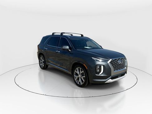 Used 2022 Hyundai Palisade Limited FWD image 2