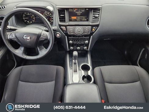 Used 2020 Nissan Pathfinder SV image 26