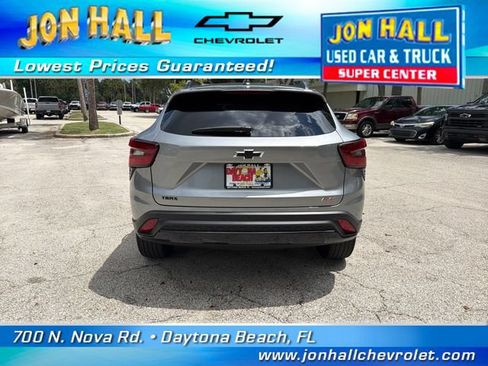 Used 2025 Chevrolet Trax RS w/ Driver Confidence Package FWD image 10