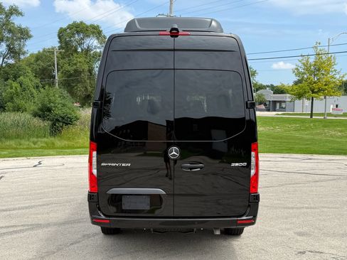 Used 2024 Mercedes-Benz Sprinter 2500 image 6