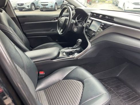 Used 2018 Toyota Camry SE image 14