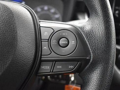 Used 2025 Toyota Corolla LE image 22