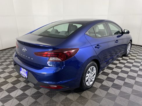 Used 2020 Hyundai Elantra SE FWD image 6
