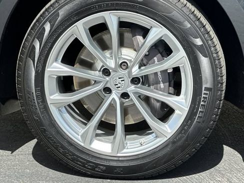 Used 2023 Porsche Macan AWD/4WD image 25