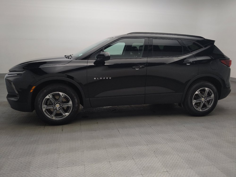 Used 2024 Chevrolet Blazer LT w/ Convenience Package FWD image 2