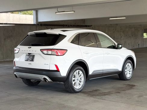 Used 2022 Ford Escape SE AWD/4WD image 5