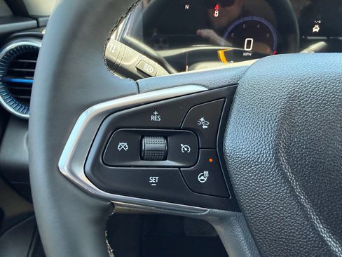 New 2026 Chevrolet Trax LT w/ Midnight Edition FWD image 18