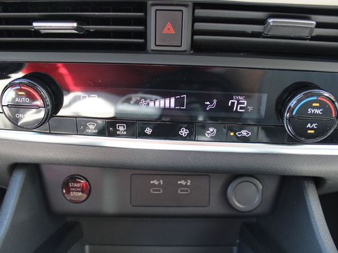 Used 2025 Nissan Rogue SV AWD/4WD image 20