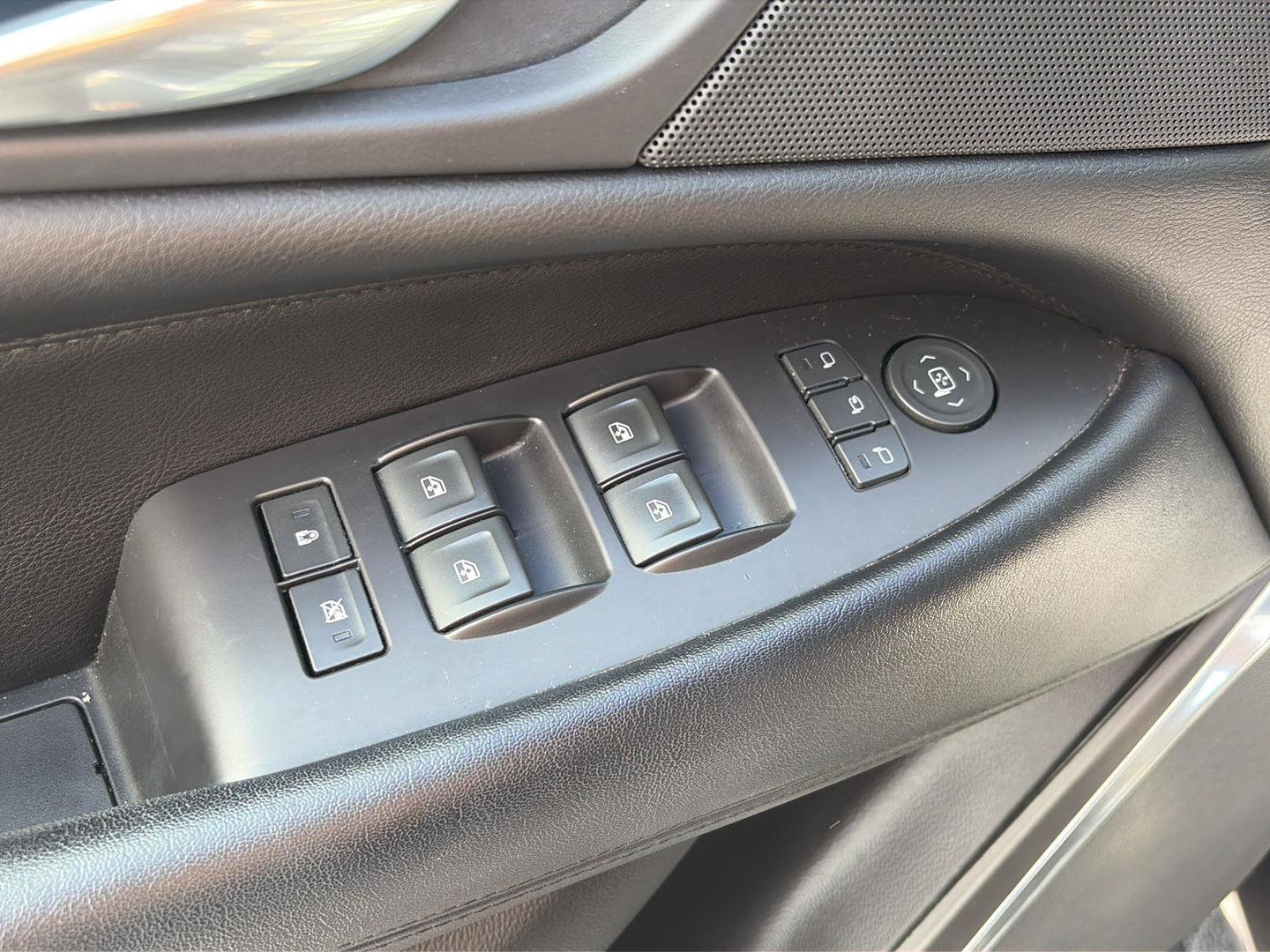 Used 2017 Cadillac Escalade Premium Luxury AWD/4WD image 11