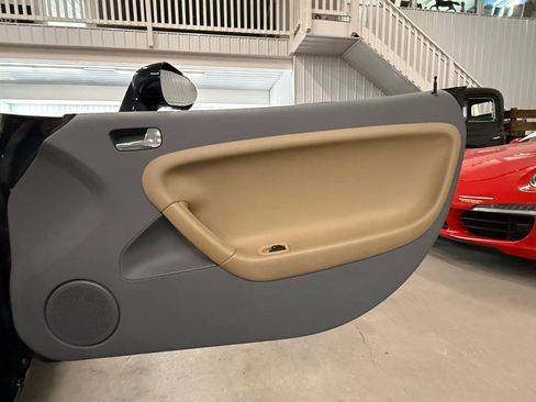 Used 2006 Pontiac Solstice Convertible w/ Premium Package RWD image 39