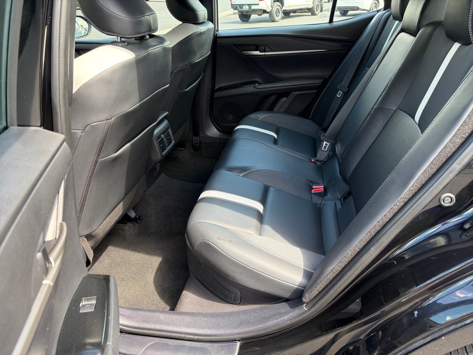 Used 2025 Toyota Camry SE FWD image 25