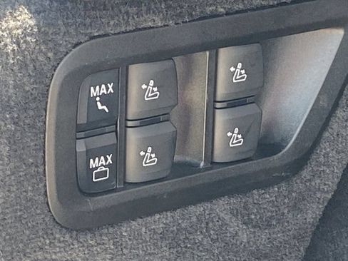 Used 2025 BMW X7 xDrive40i AWD/4WD image 10
