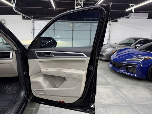 Used 2022 Volkswagen Atlas SEL Premium image 26