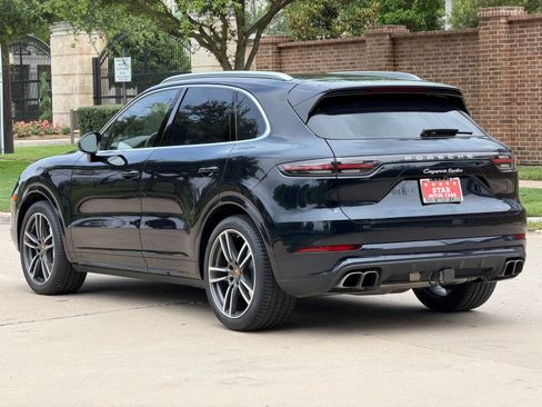 Used 2020 Porsche Cayenne Turbo AWD/4WD image 17
