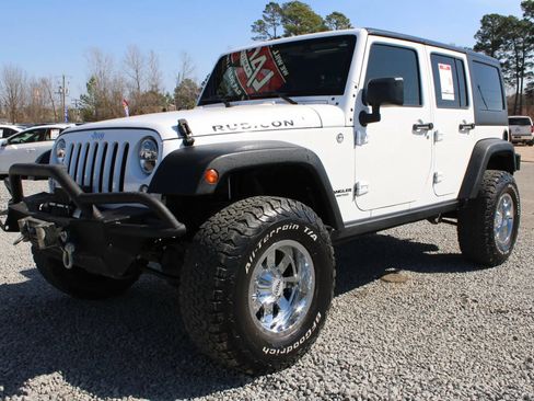 Used 2015 Jeep Wrangler Unlimited Rubicon AWD/4WD image 3