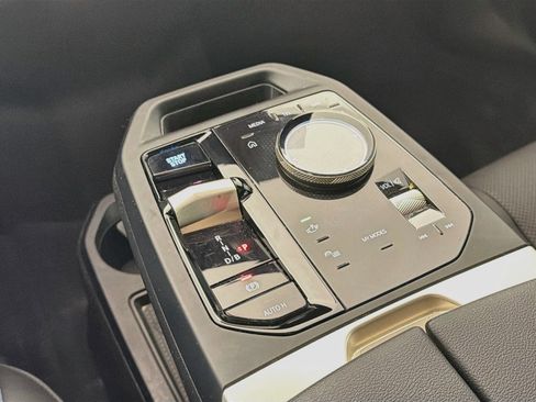 Used 2024 BMW iX xDrive50 w/ Premium Package AWD/4WD image 20