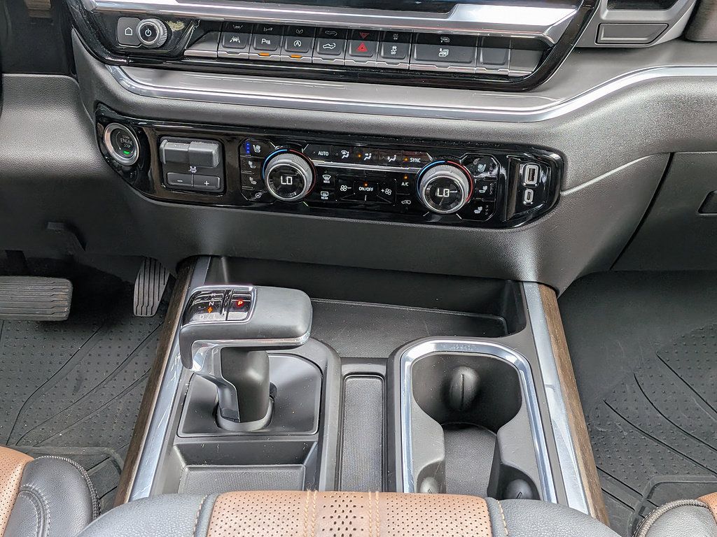 Certified 2025 Chevrolet Silverado 1500 High Country AWD/4WD image 18
