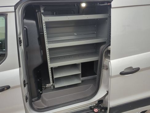 Used 2022 Ford Transit Connect XLT FWD image 9