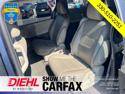 Used 2018 Toyota Sienna XLE w/ XLE Navigation Package FWD image 16