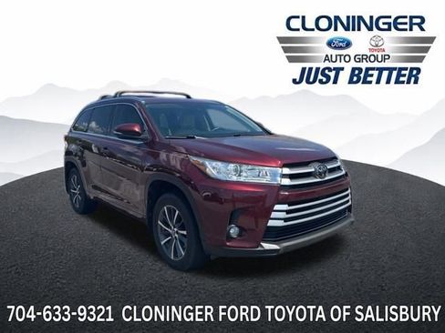 Used 2018 Toyota Highlander XLE FWD image 1