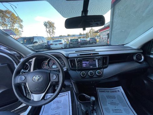 Used 2016 Toyota RAV4 LE image 9