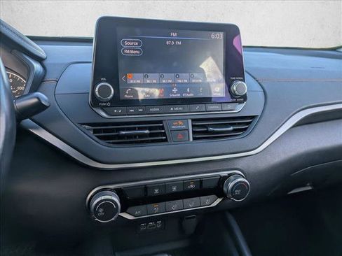 Used 2021 Nissan Altima 2.5 SR image 12