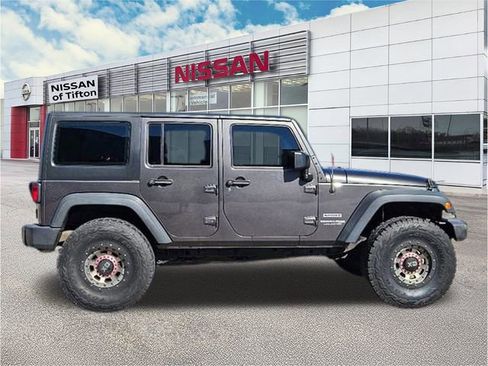 Used 2018 Jeep Wrangler Unlimited Sport w/ Connectivity Group image 8