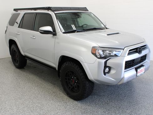 Used 2023 Toyota 4Runner TRD Off-Road Premium w/ Moonroof Package AWD/4WD image 4