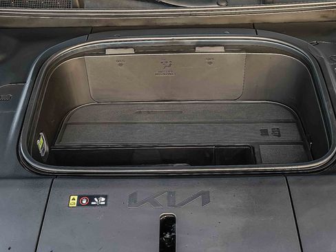 Certified 2024 Kia EV9 Land image 31