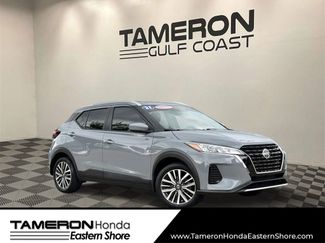 Used 2021 Nissan Kicks SV image 1