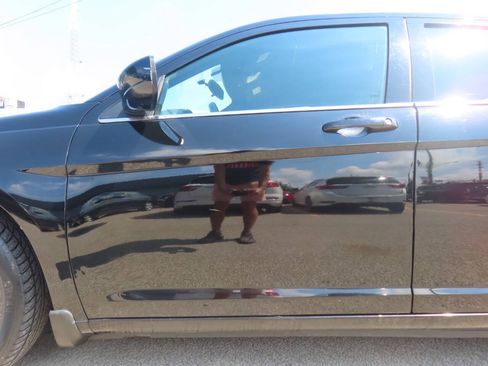 Used 2013 Chrysler 200 LX FWD image 29