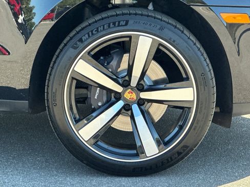 New 2026 Porsche Macan AWD/4WD image 42