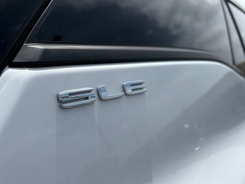 Used 2024 GMC Terrain SLE AWD/4WD image 10