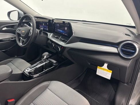 New 2026 Chevrolet Trax LT w/ Driver Confidence Package FWD image 28