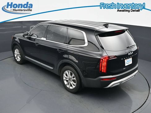 Used 2022 Kia Telluride LX FWD image 19