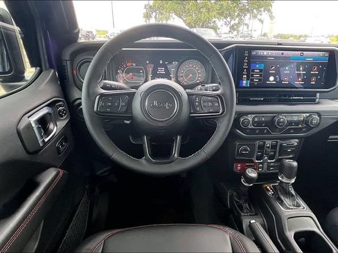 Used 2026 Jeep Wrangler Unlimited Rubicon AWD/4WD image 8