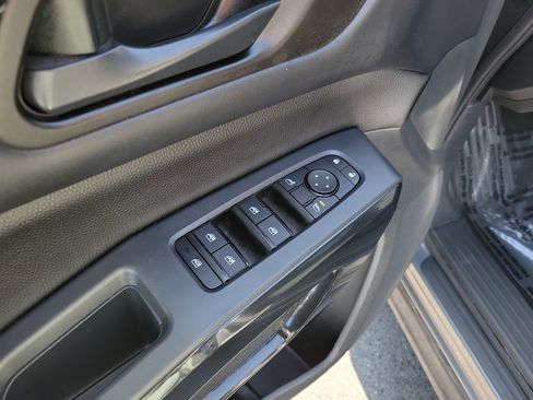 Used 2024 Nissan Pathfinder SV image 21