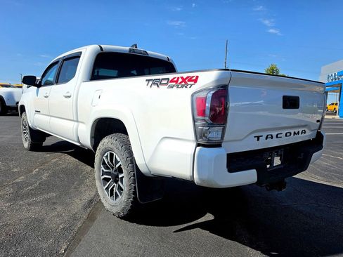 Used 2020 Toyota Tacoma TRD Sport AWD/4WD image 4